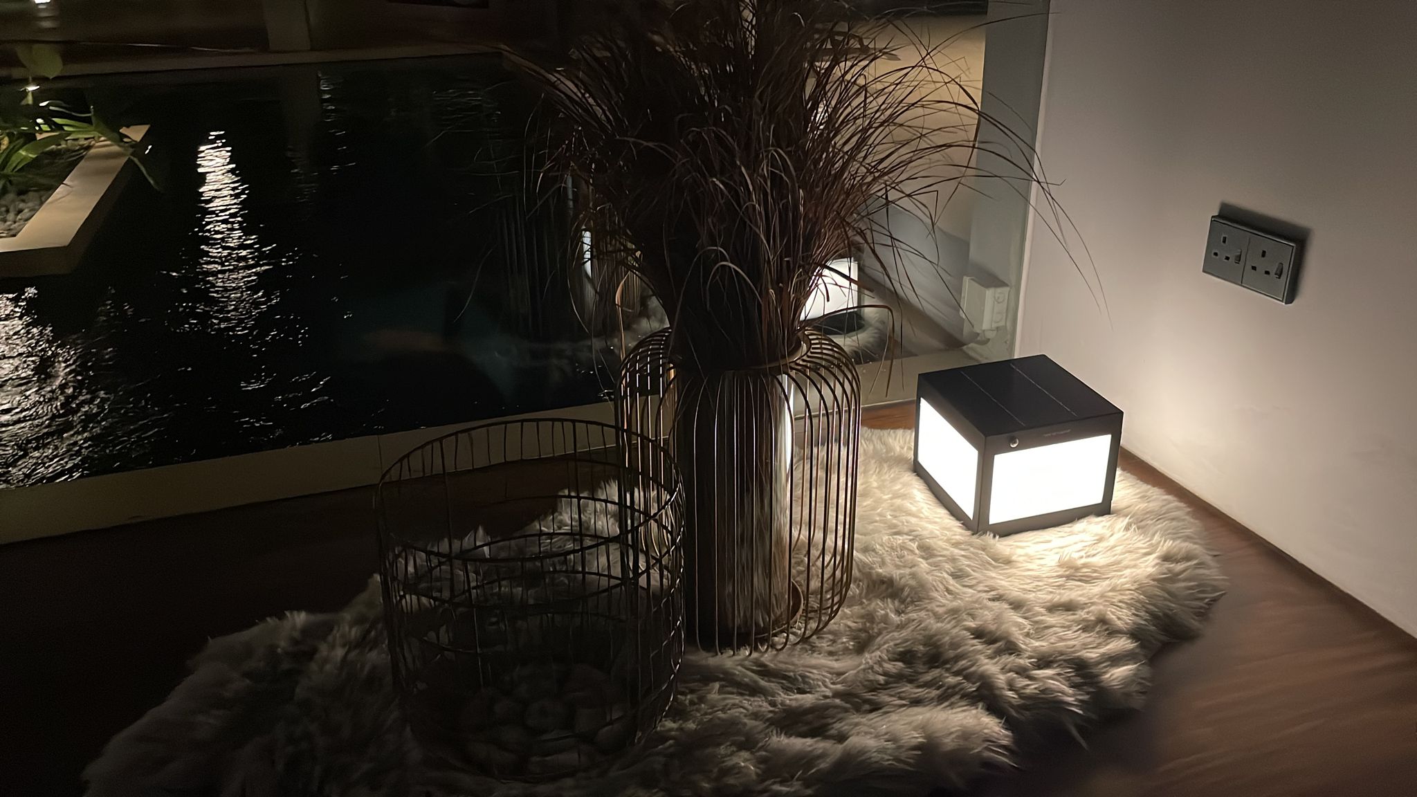 Solar Gate Post Lamp  - Pillar - Table Lamp - MoonCube (Small)